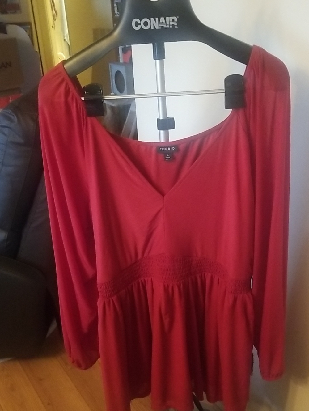 torrid Red V-Neck Top Sz 4